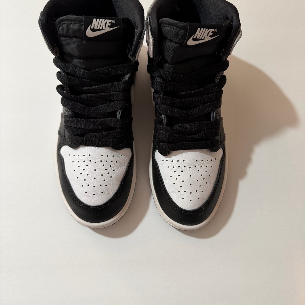 Air Jordan 1 Retro High OG Black White (PS) size 2.5y - Picture 3 of 5